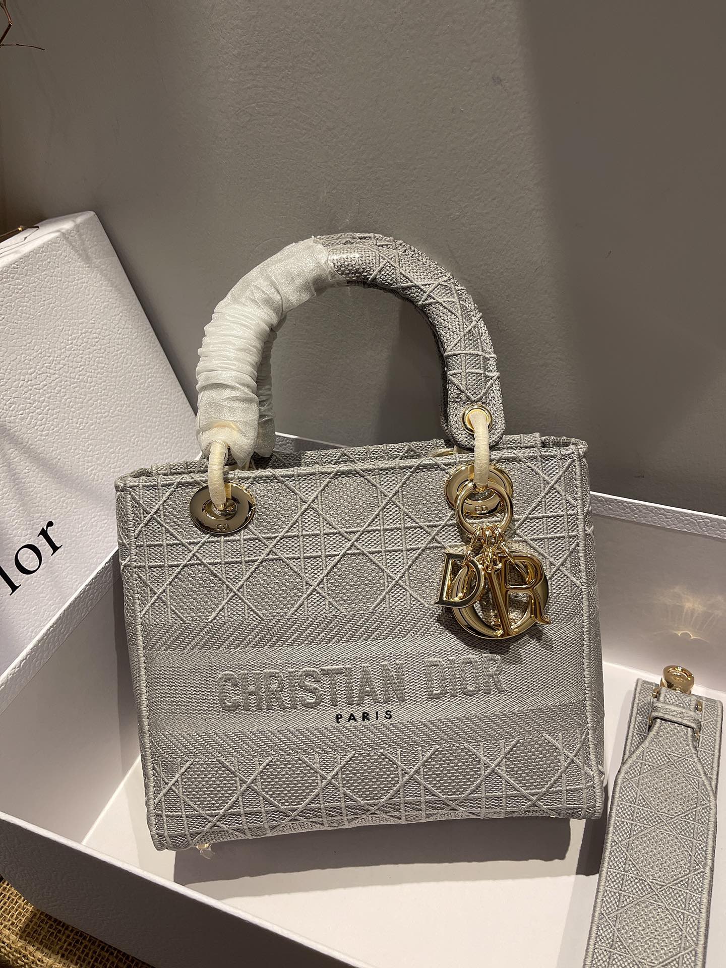 Free shipping LuxluxHouse Dior Top Bag 24*20*11cm