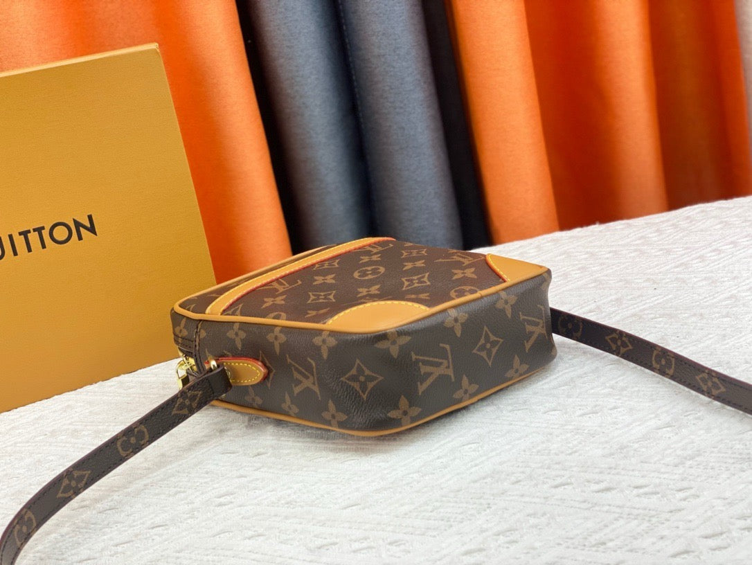 Men women Louis Vuitton Top Bag (LuxluxHouse)