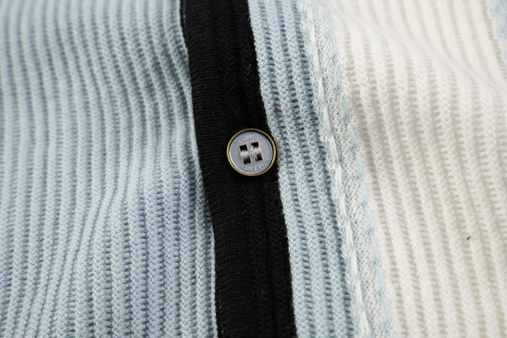 LuxluxHouse Best Quality Clothes Pants T-shirt Louis Vuitton