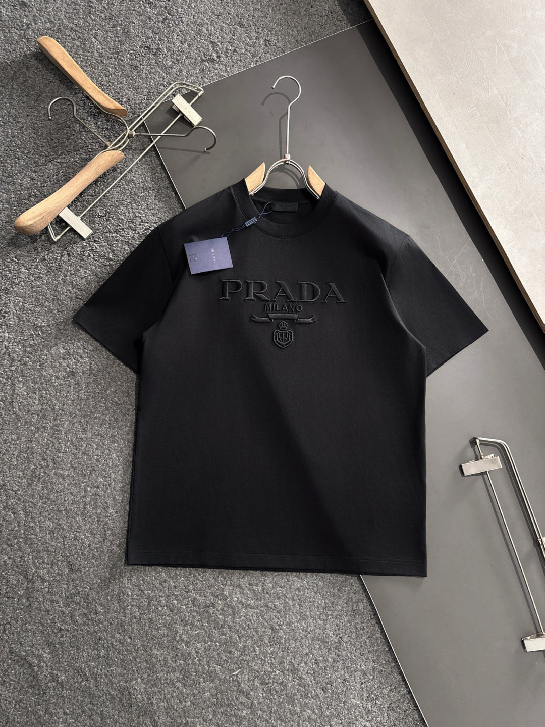 LuxluxHouse Best Quality Clothes T-shirt Prada