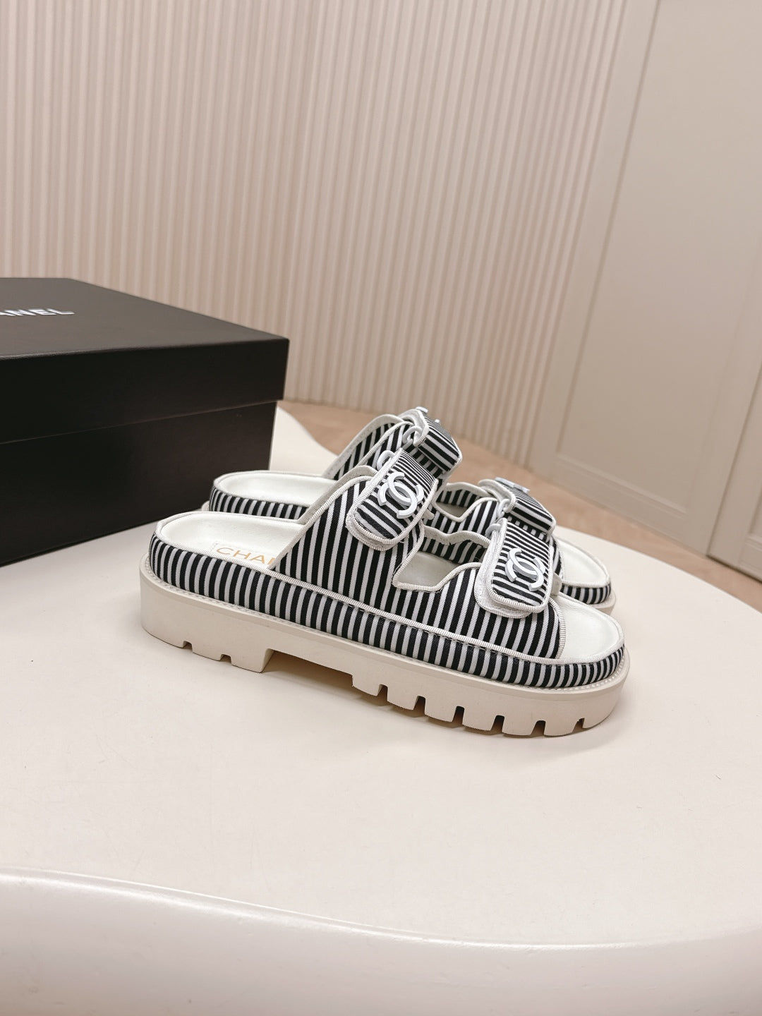 LuxluxHouse Best Quality Chanel Sandals