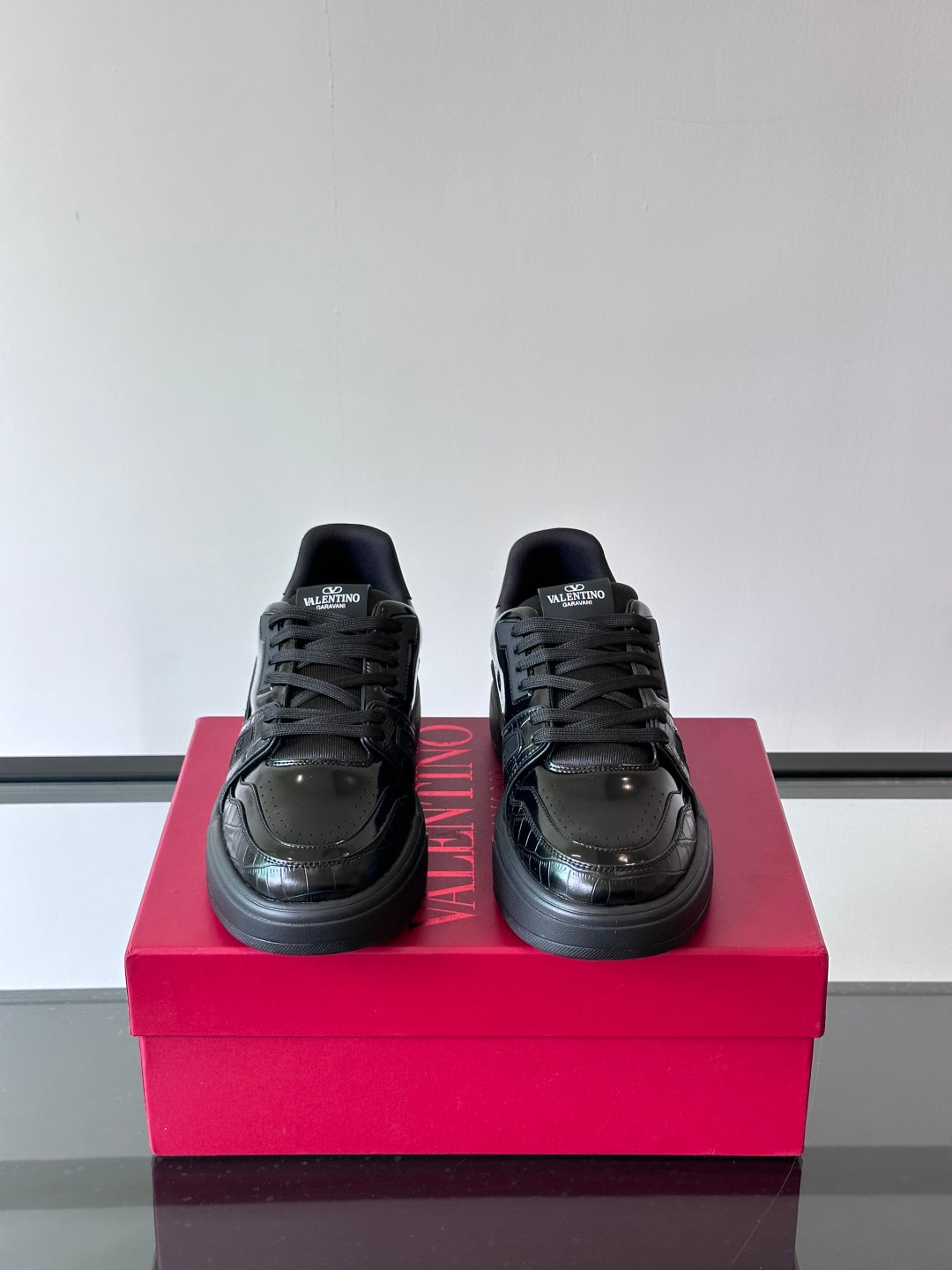 LuxluxHouse Best Quality Shoes Valentino