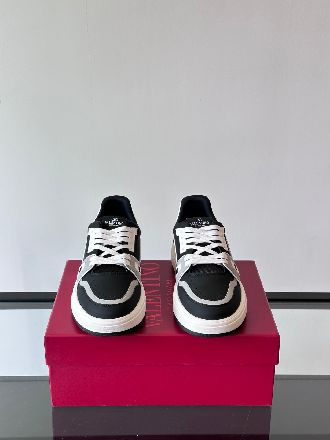 LuxluxHouse Best Quality Shoes Valentino