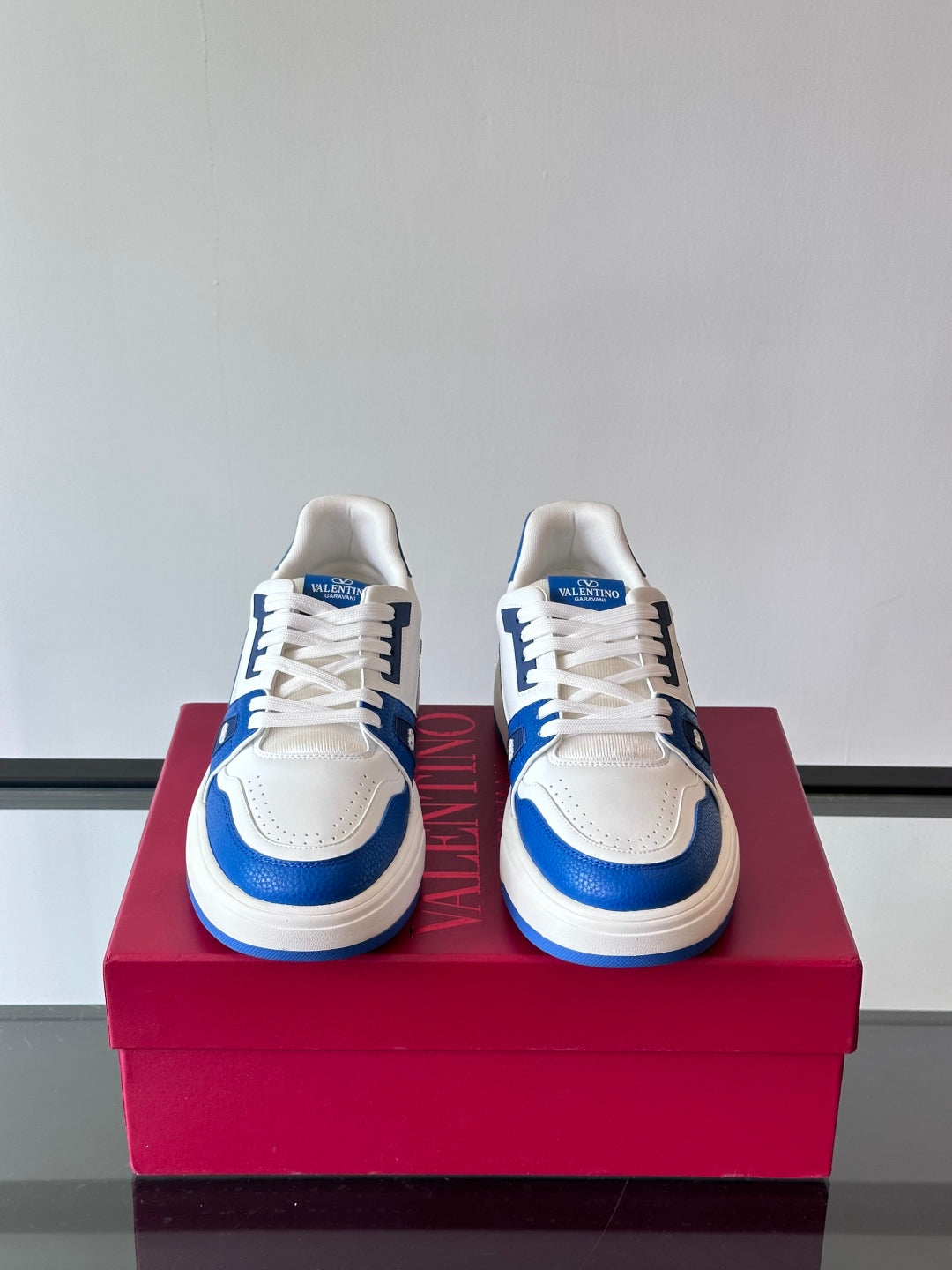 LuxluxHouse Best Quality Shoes Valentino