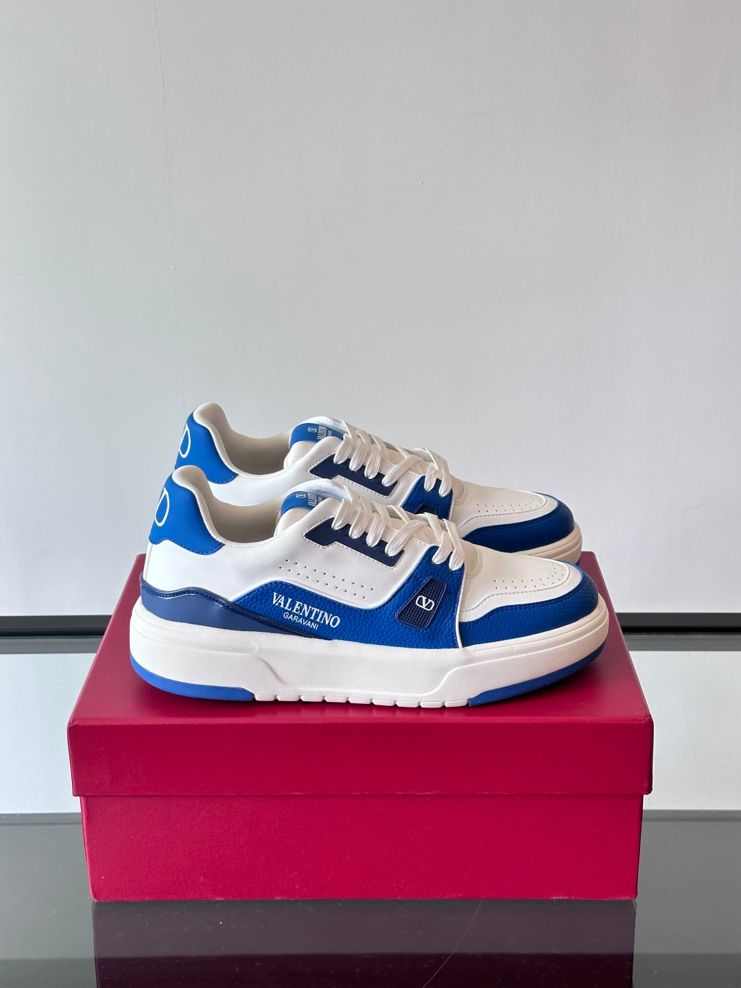 LuxluxHouse Best Quality Shoes Valentino