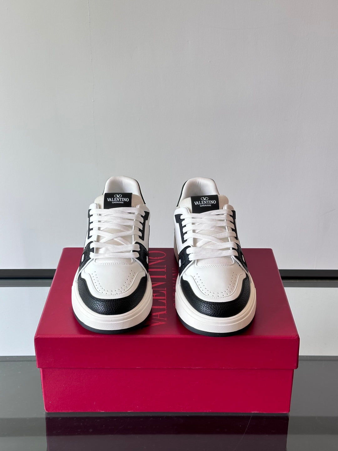 LuxluxHouse Best Quality Shoes Valentino