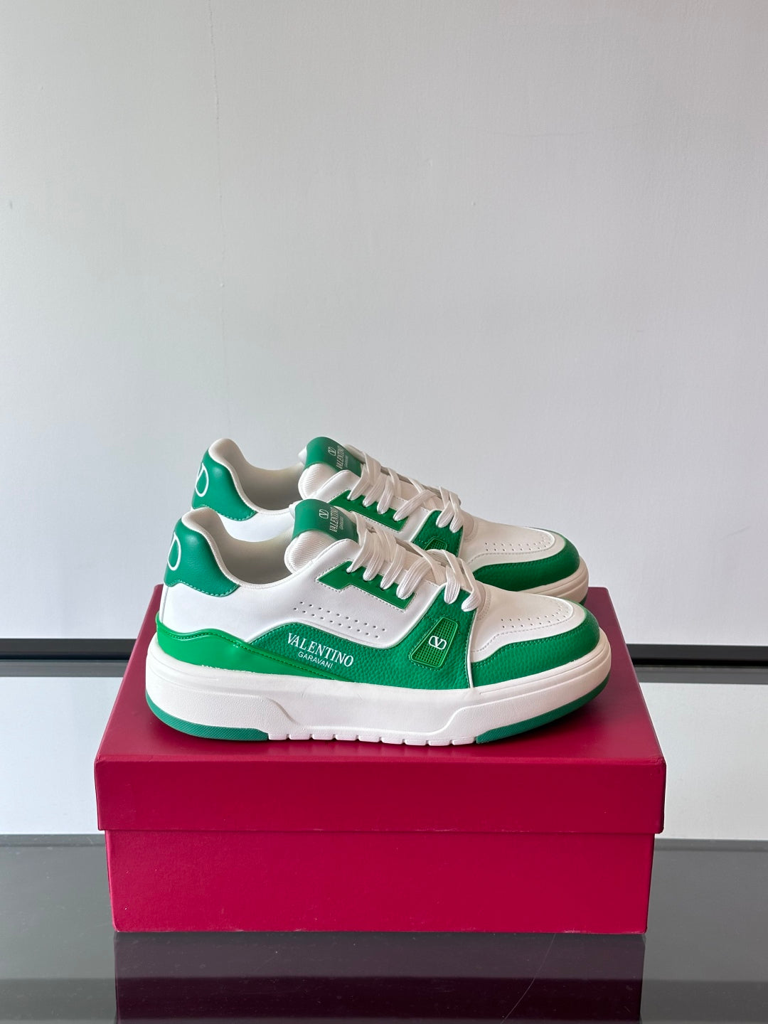 LuxluxHouse Best Quality Shoes Valentino