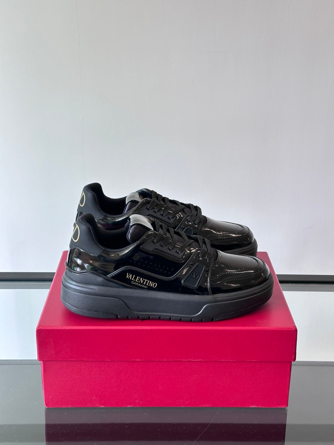 LuxluxHouse Best Quality Shoes Valentino