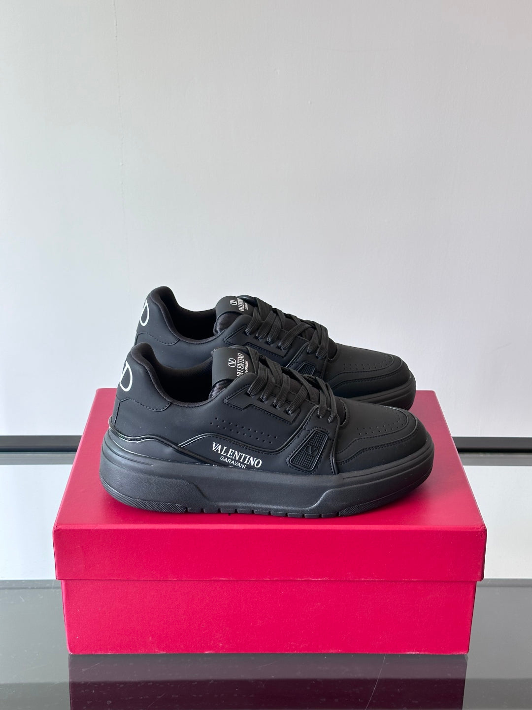 LuxluxHouse Best Quality Shoes Valentino