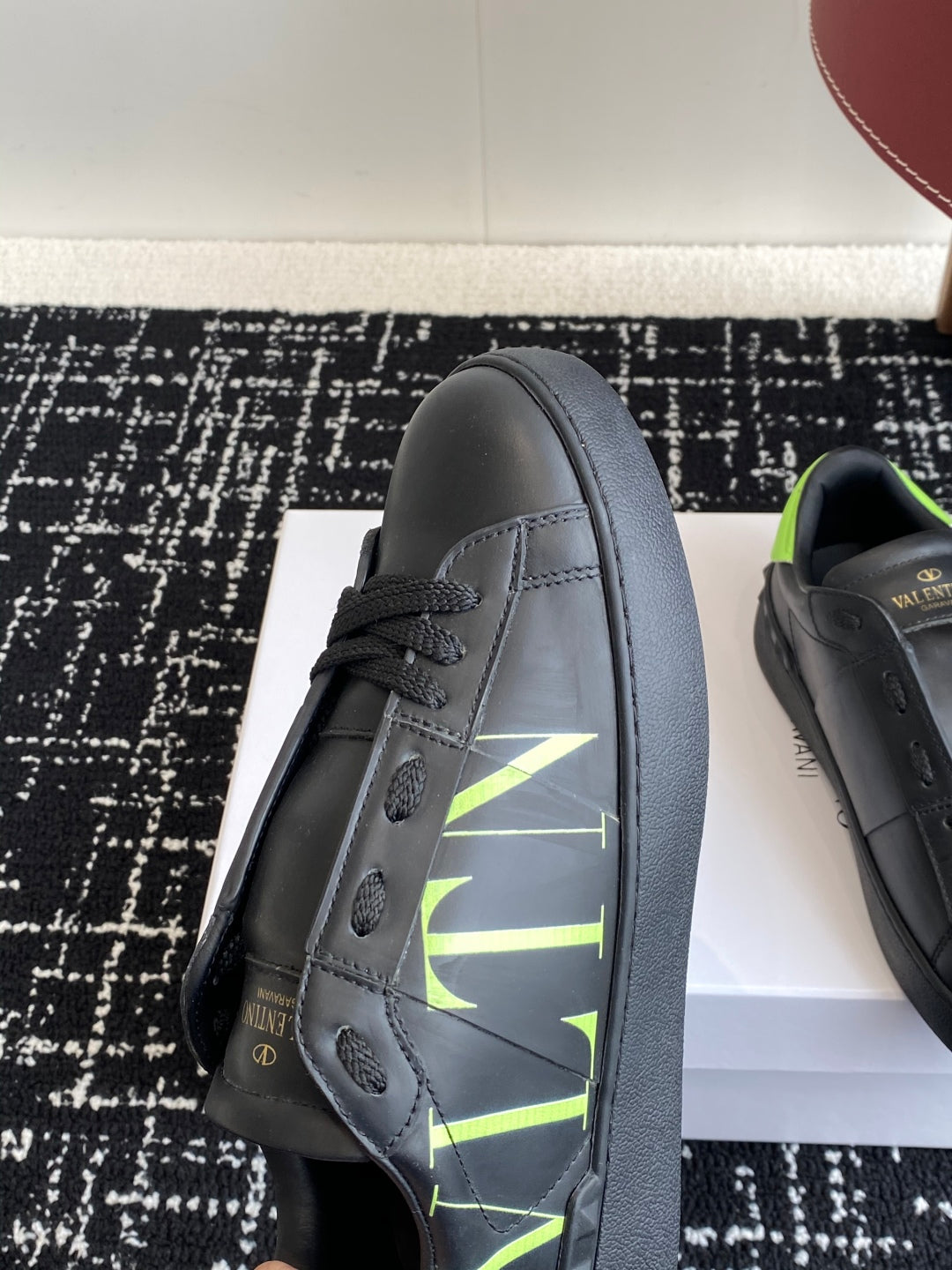 LuxluxHouse Best Quality Shoes Valentino