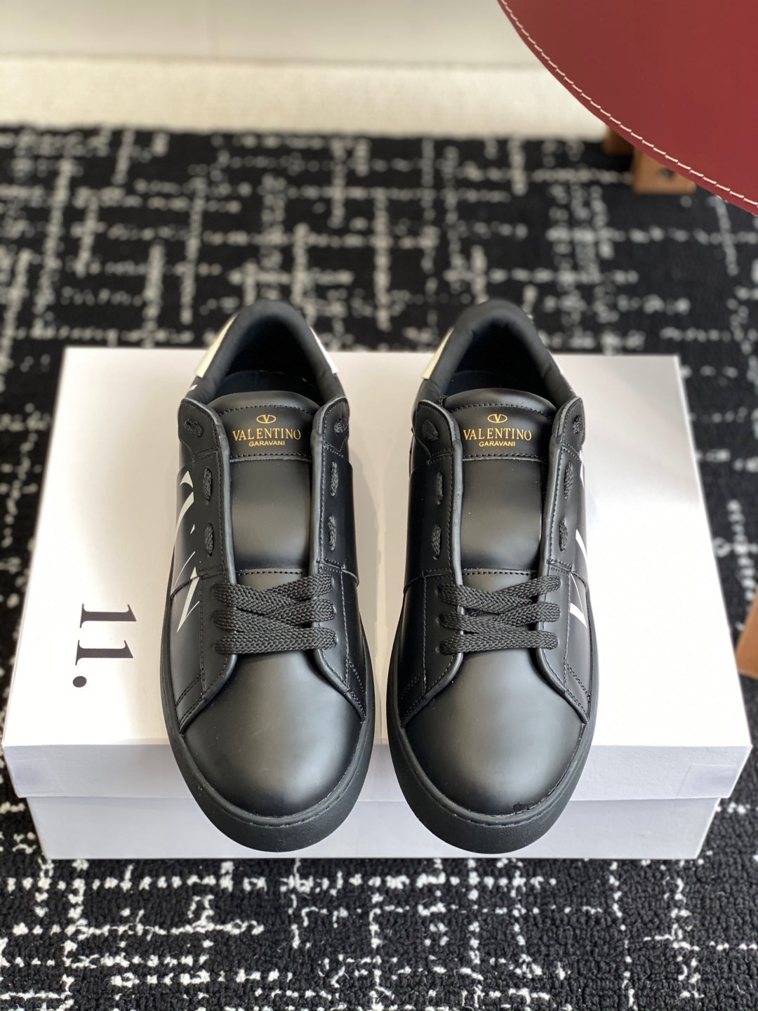 LuxluxHouse Best Quality Shoes Valentino