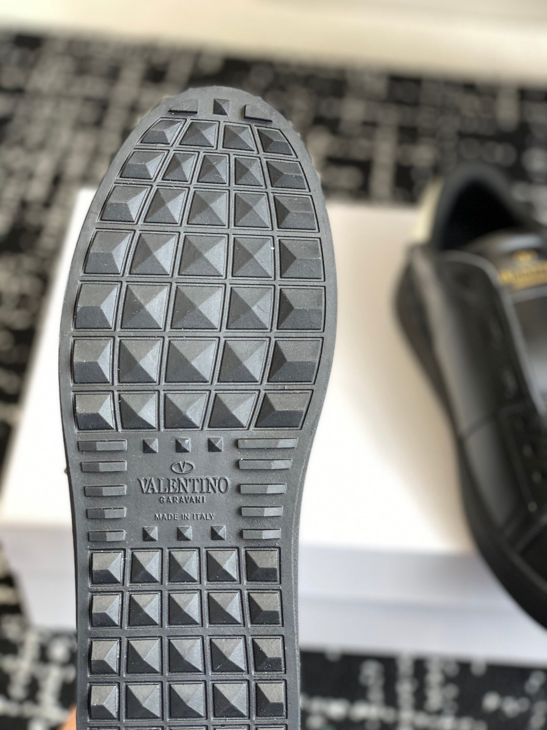 LuxluxHouse Best Quality Shoes Valentino