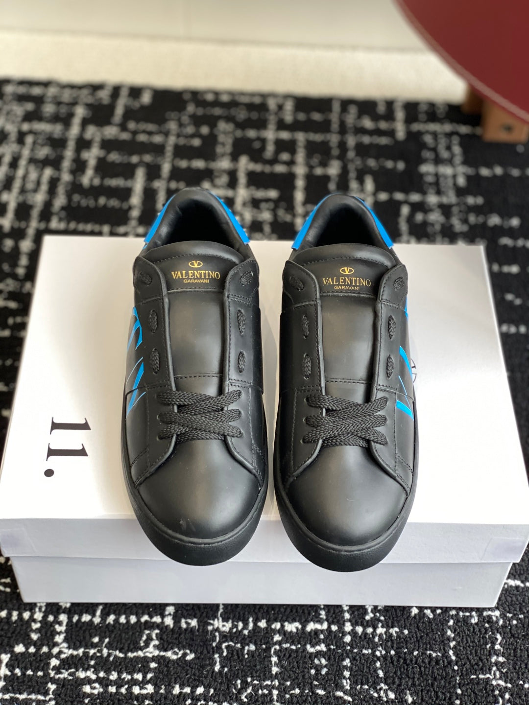 LuxluxHouse Best Quality Shoes Valentino