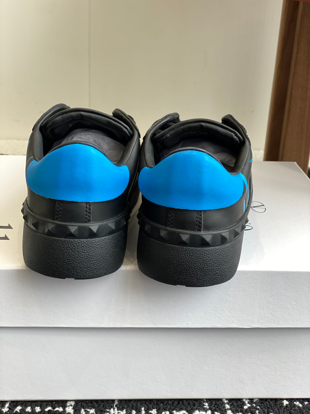 LuxluxHouse Best Quality Shoes Valentino