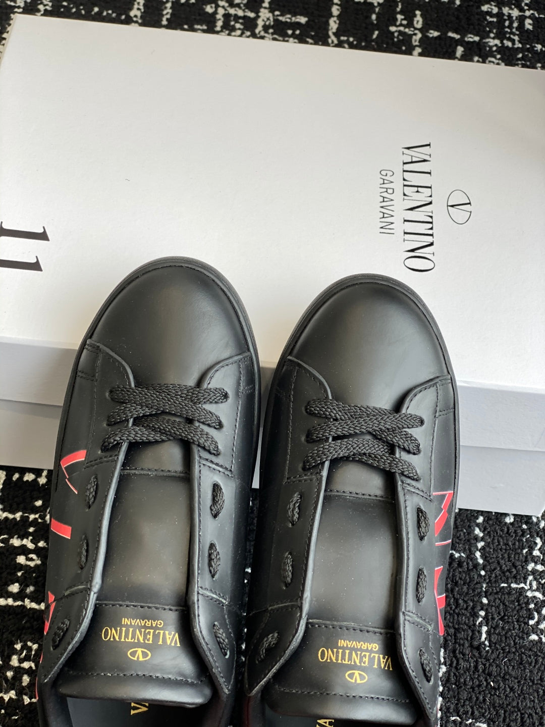 LuxluxHouse Best Quality Shoes Valentino