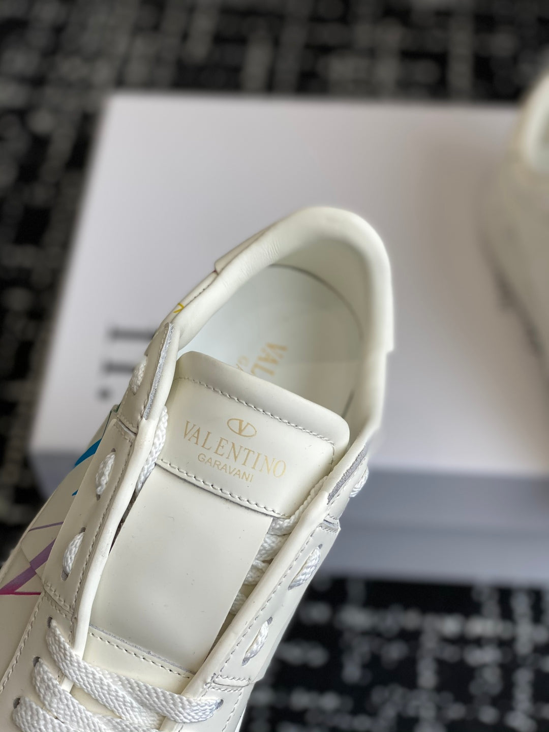 LuxluxHouse Best Quality Shoes Valentino