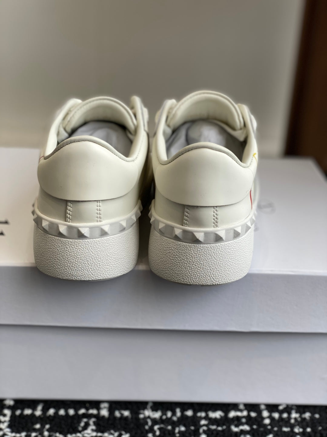 LuxluxHouse Best Quality Shoes Valentino