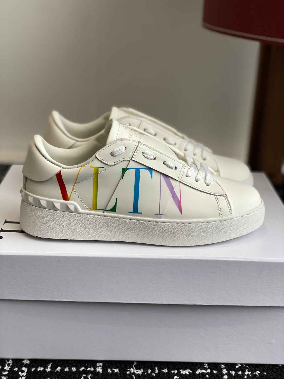 LuxluxHouse Best Quality Shoes Valentino