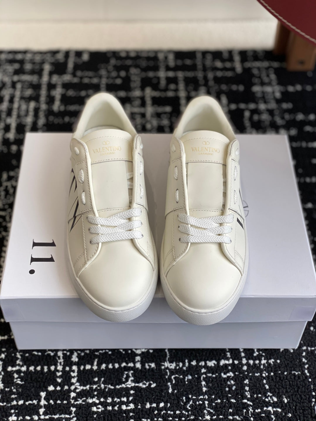 LuxluxHouse Best Quality Shoes Valentino