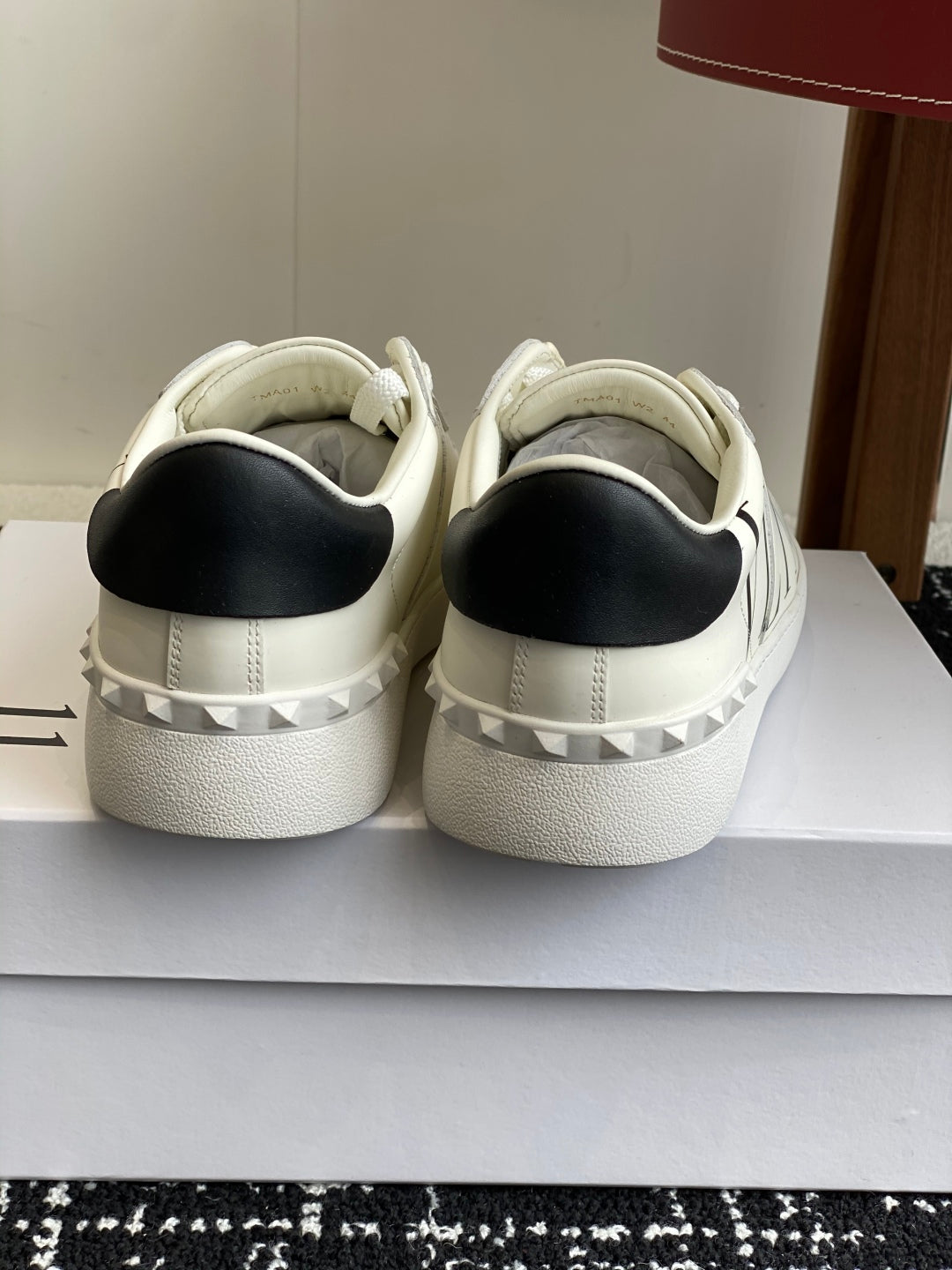 LuxluxHouse Best Quality Shoes Valentino