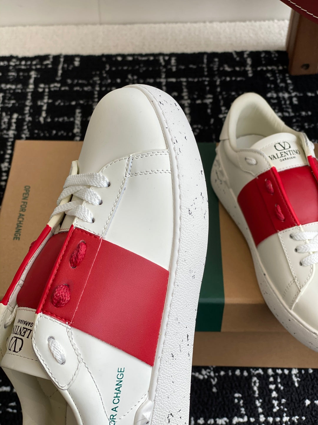 LuxluxHouse Best Quality Shoes Valentino