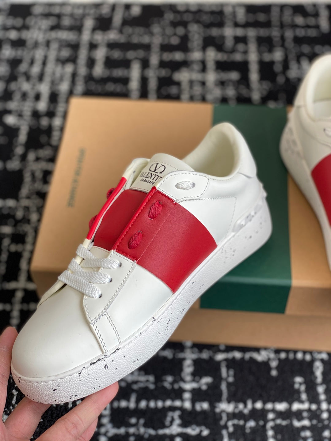 LuxluxHouse Best Quality Shoes Valentino