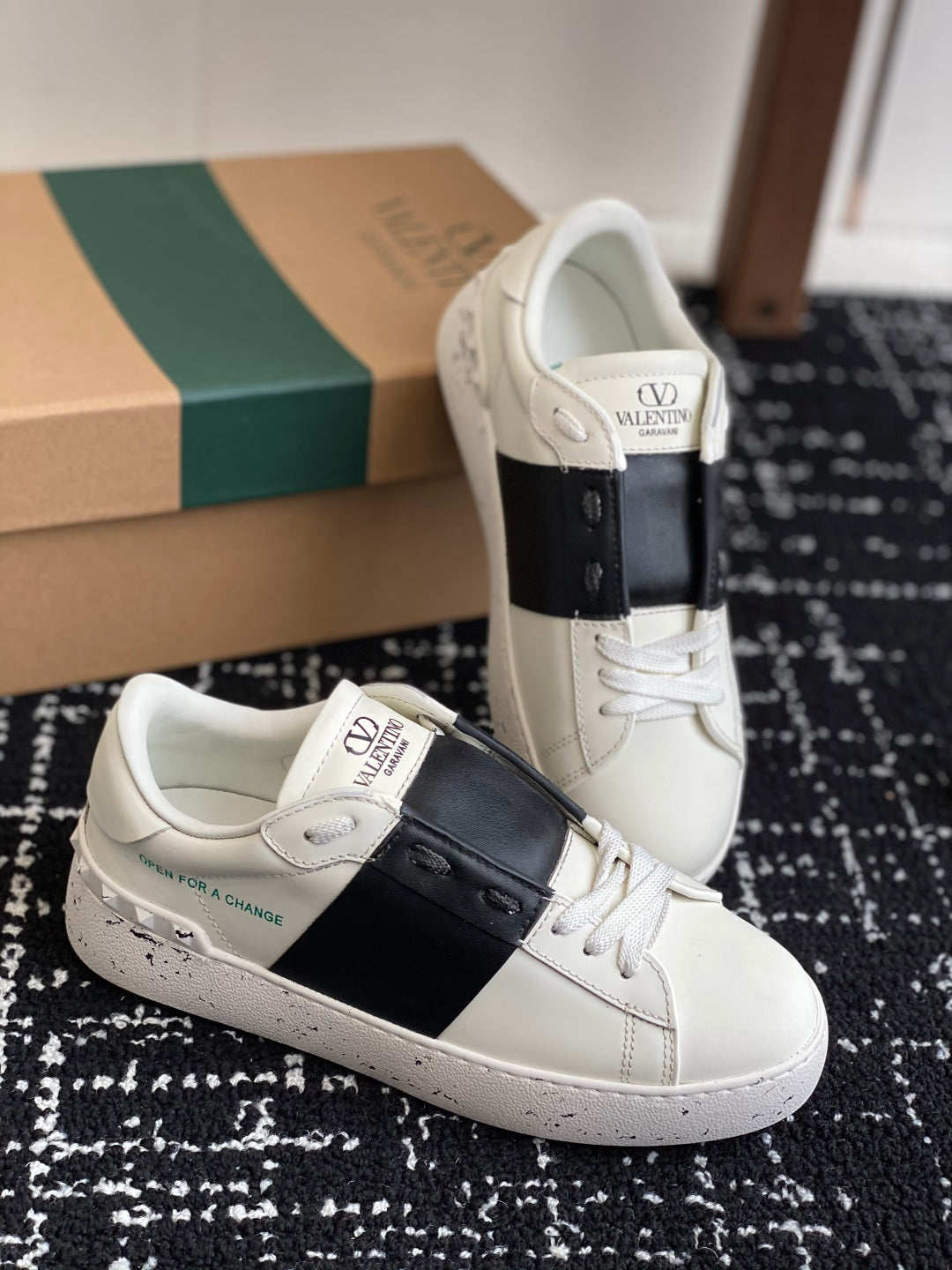 LuxluxHouse Best Quality Shoes Valentino