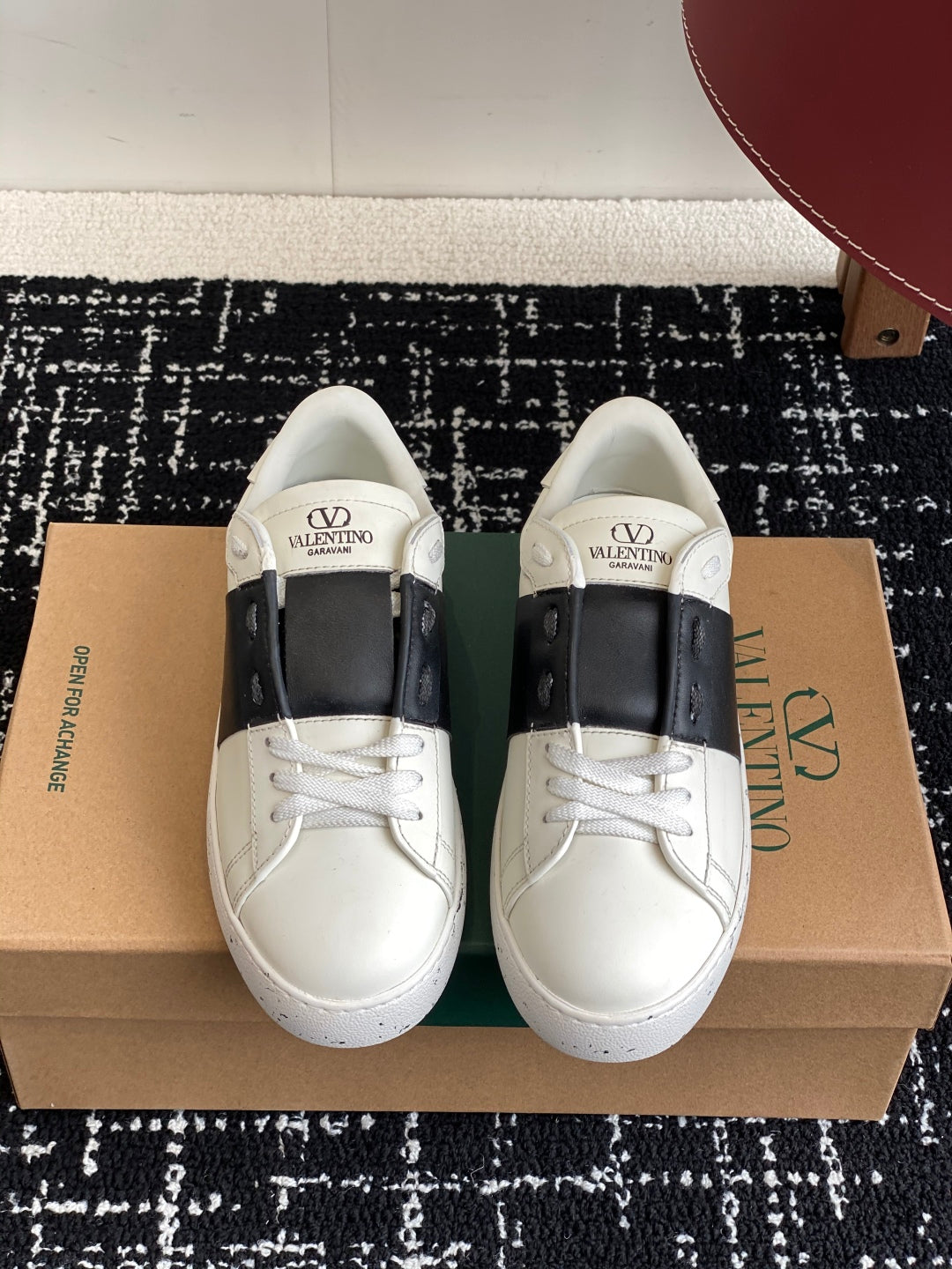 LuxluxHouse Best Quality Shoes Valentino