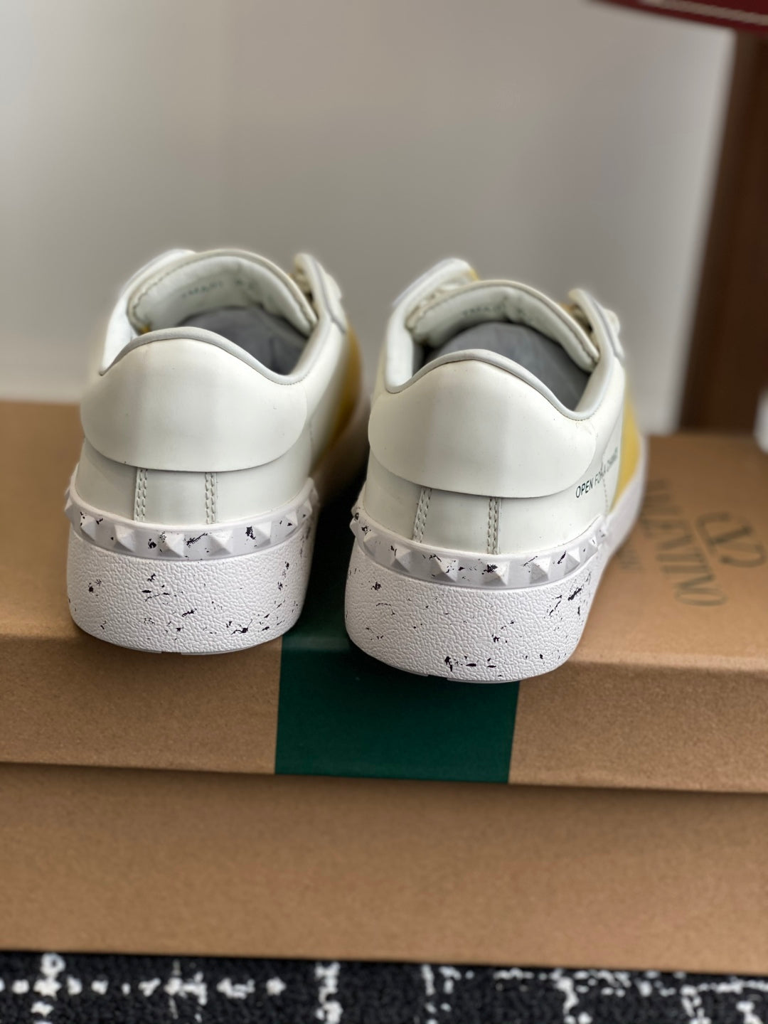 LuxluxHouse Best Quality Shoes Valentino