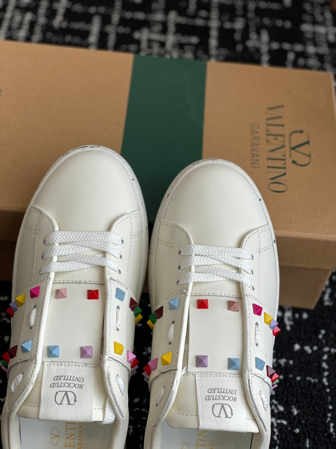 LuxluxHouse Best Quality Shoes Valentino