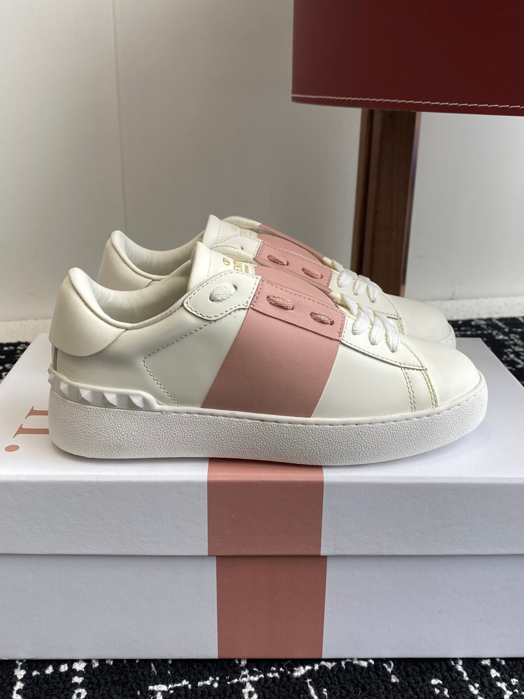 LuxluxHouse Best Quality Shoes Valentino