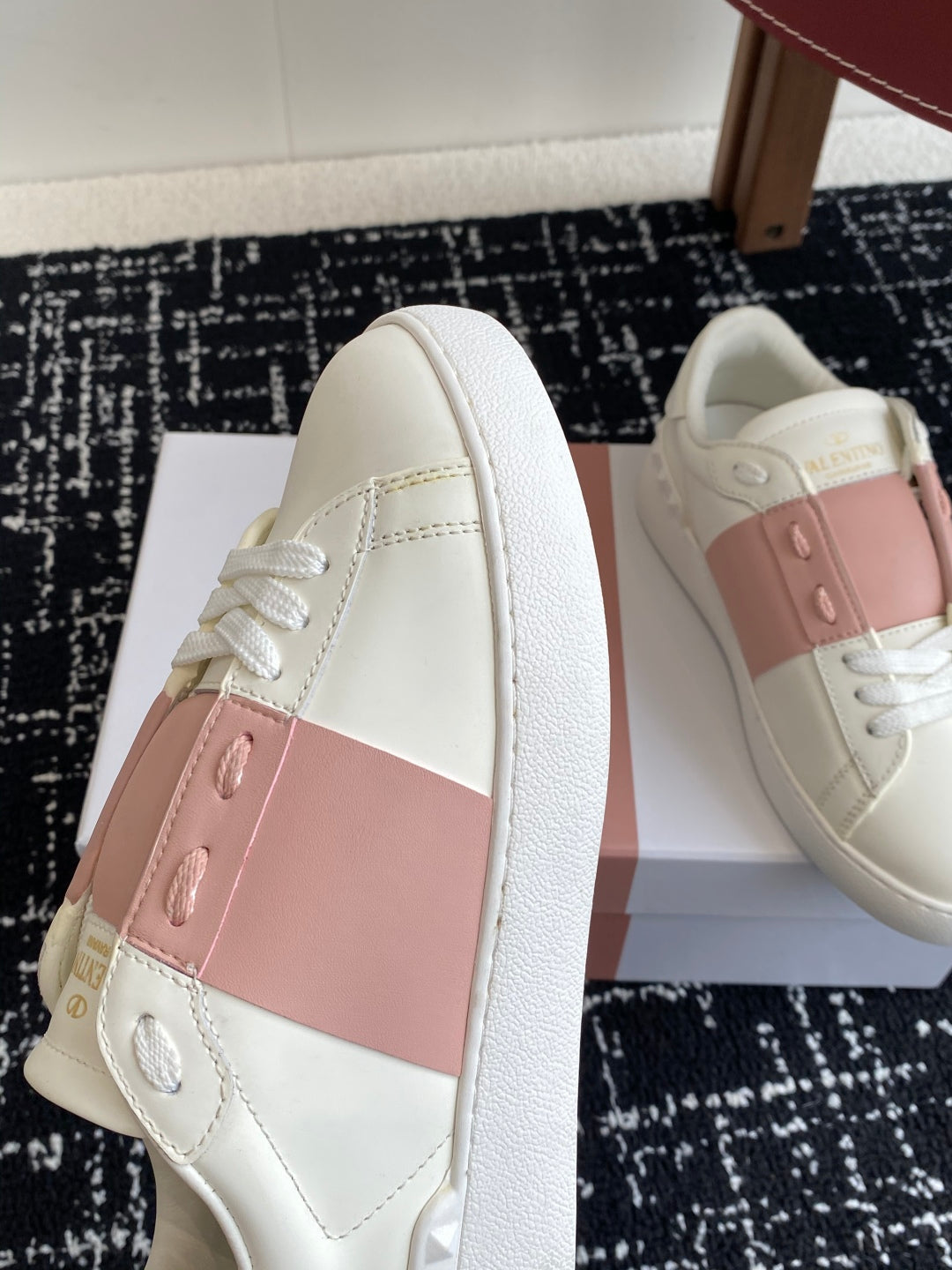 LuxluxHouse Best Quality Shoes Valentino