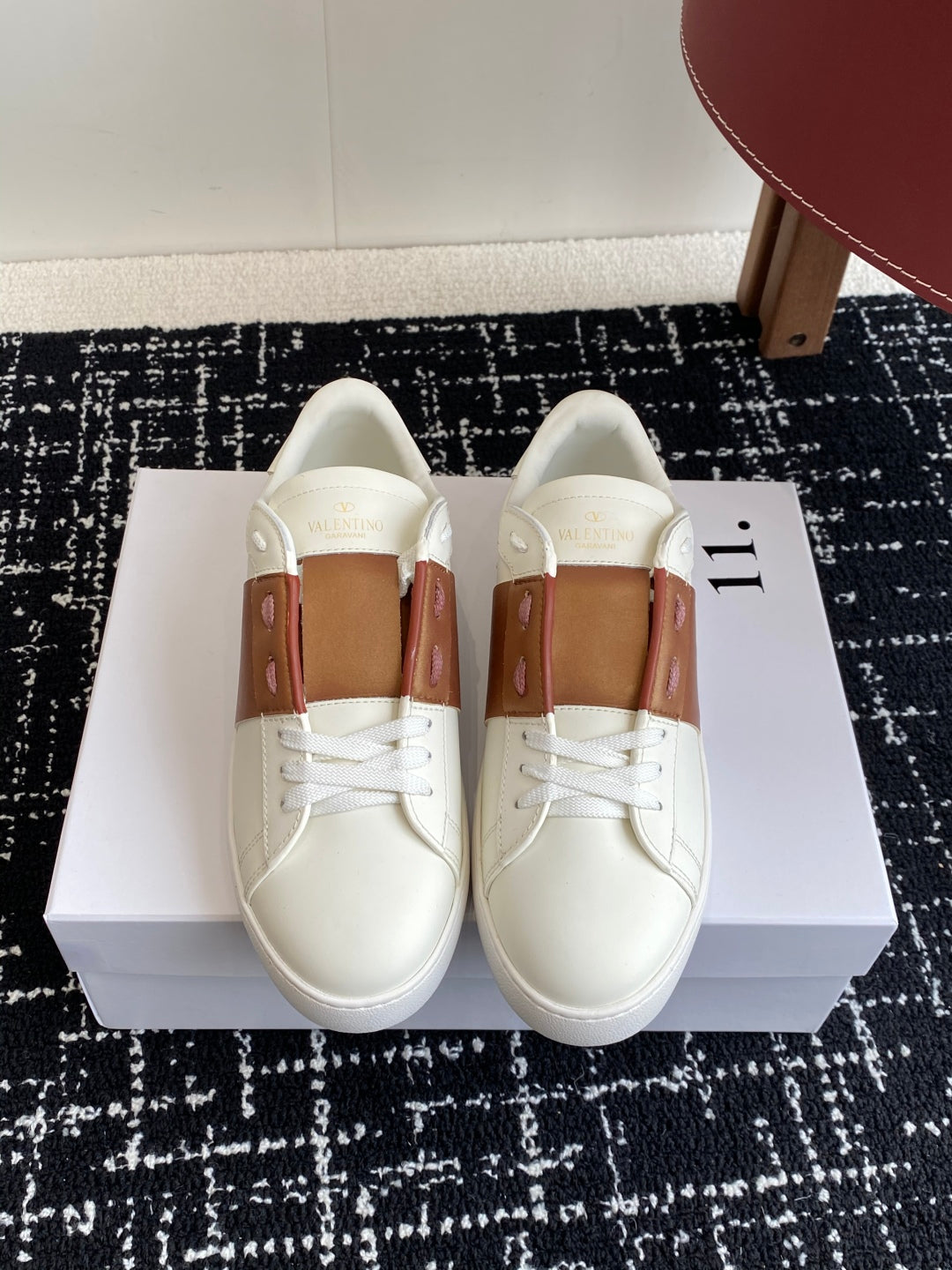 LuxluxHouse Best Quality Shoes Valentino