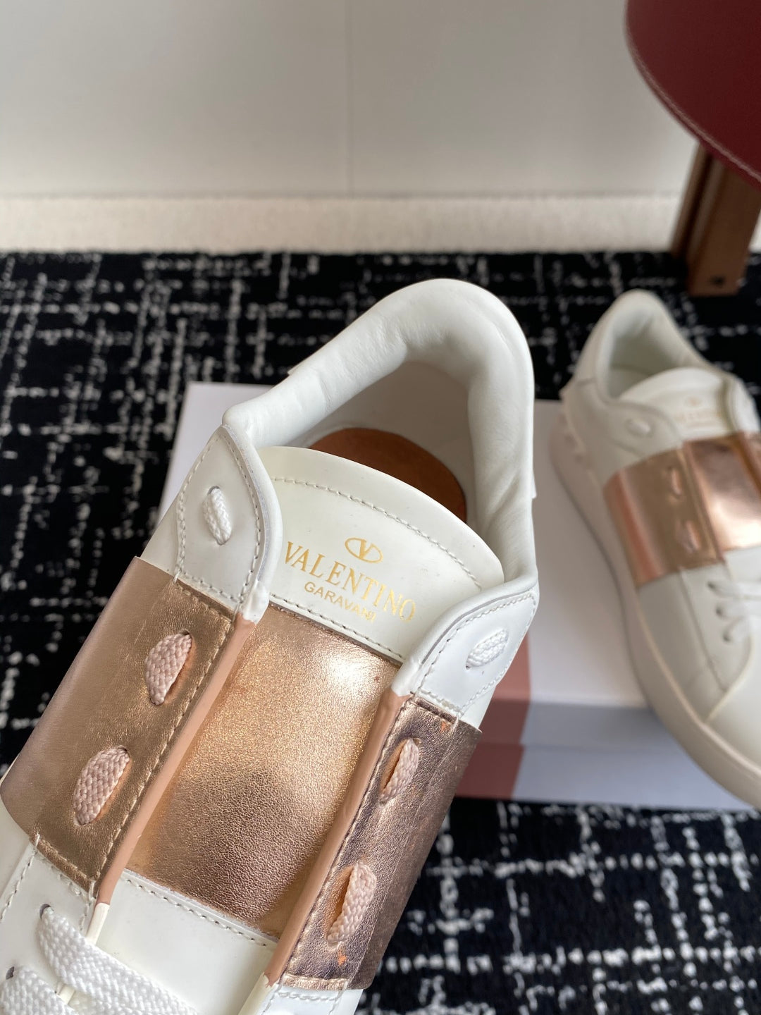 LuxluxHouse Best Quality Shoes Valentino