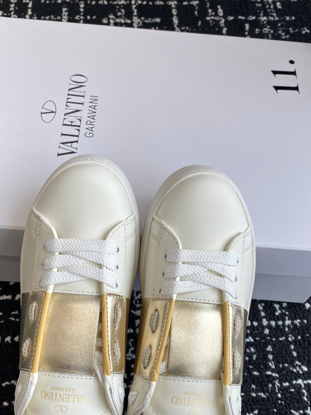 LuxluxHouse Best Quality Shoes Valentino