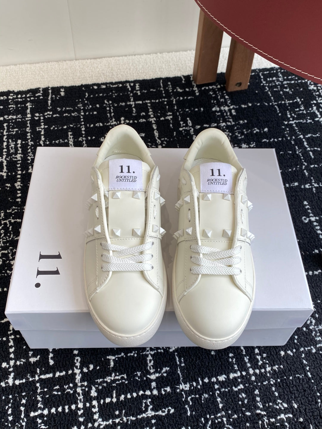 LuxluxHouse Best Quality Shoes Valentino