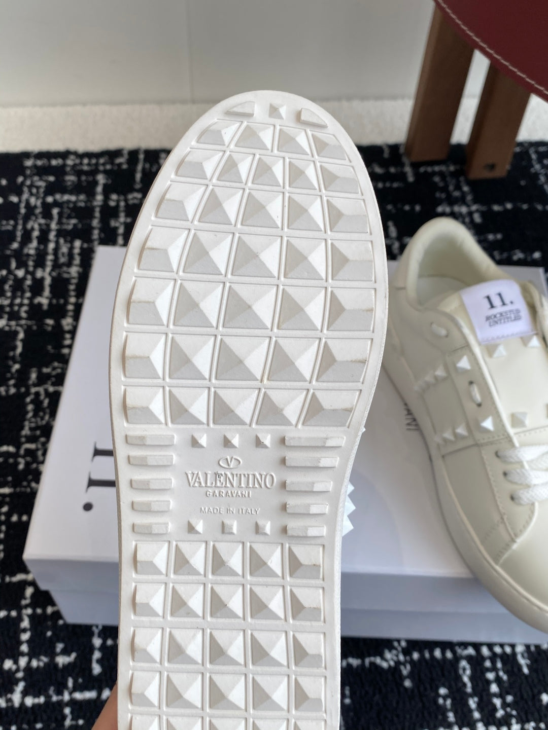 LuxluxHouse Best Quality Shoes Valentino