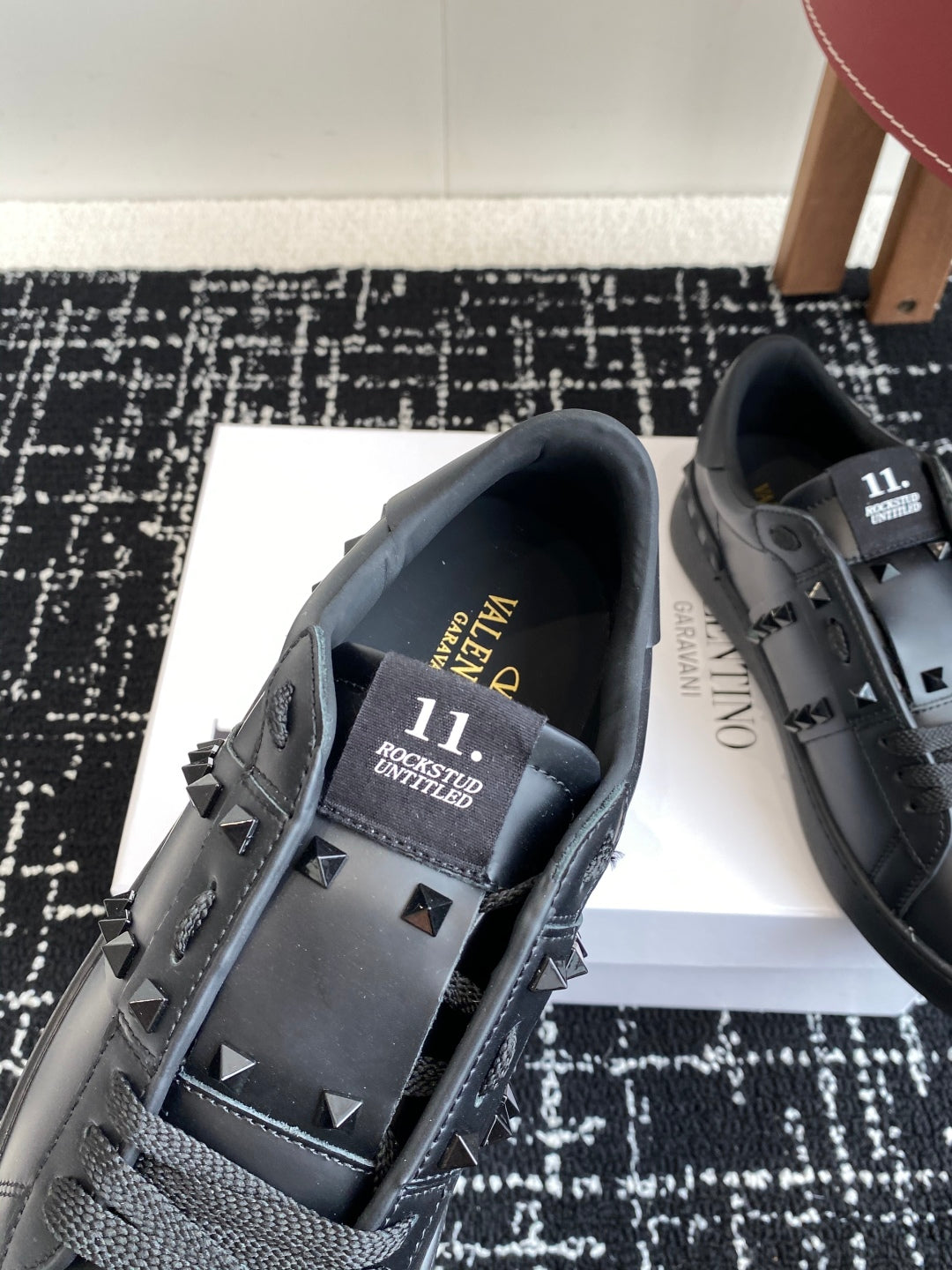 LuxluxHouse Best Quality Shoes Valentino