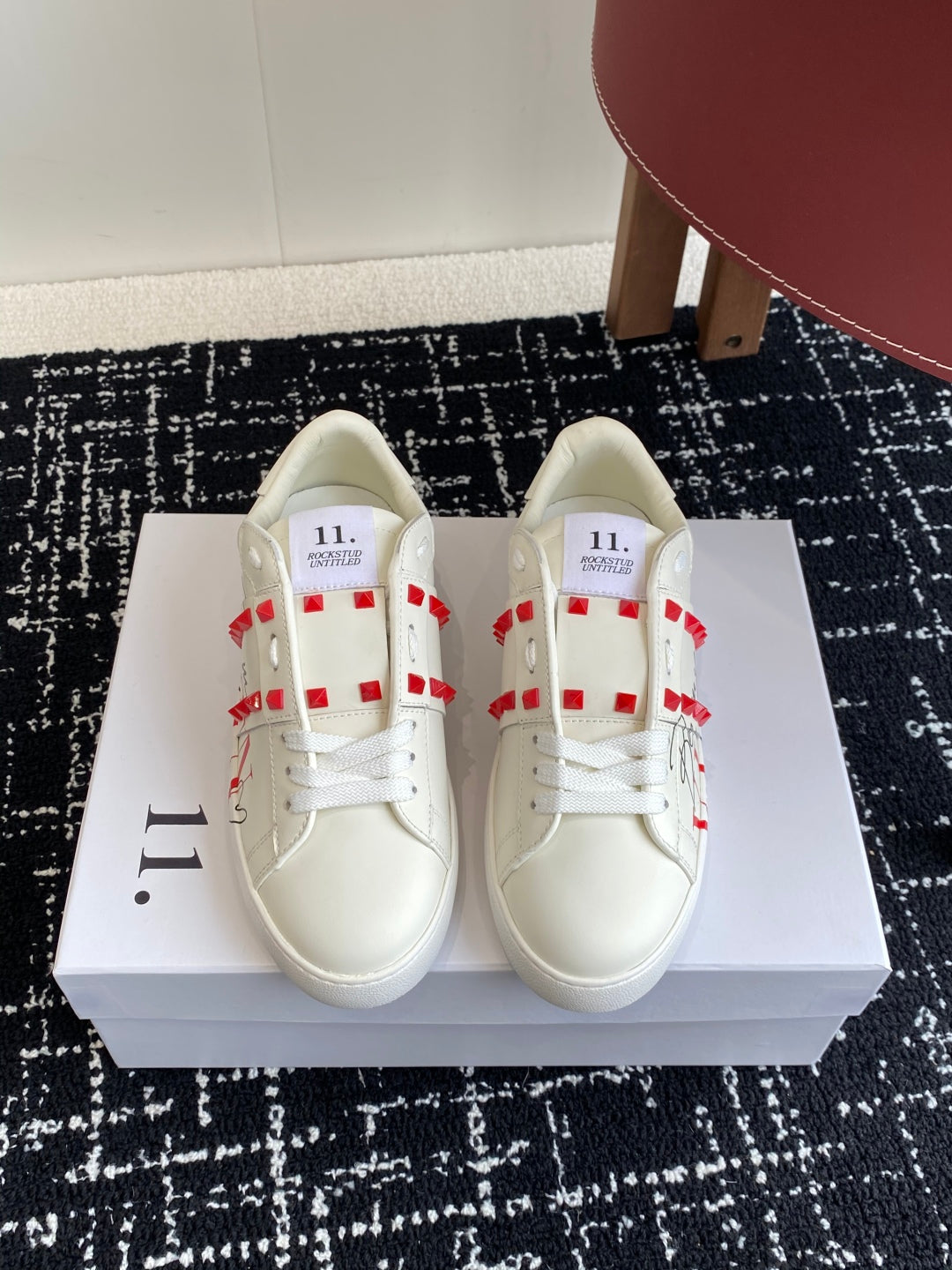 LuxluxHouse Best Quality Shoes Valentino