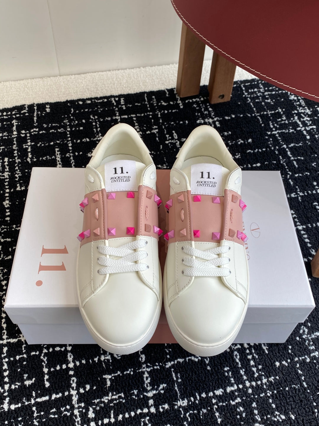 LuxluxHouse Best Quality Shoes Valentino