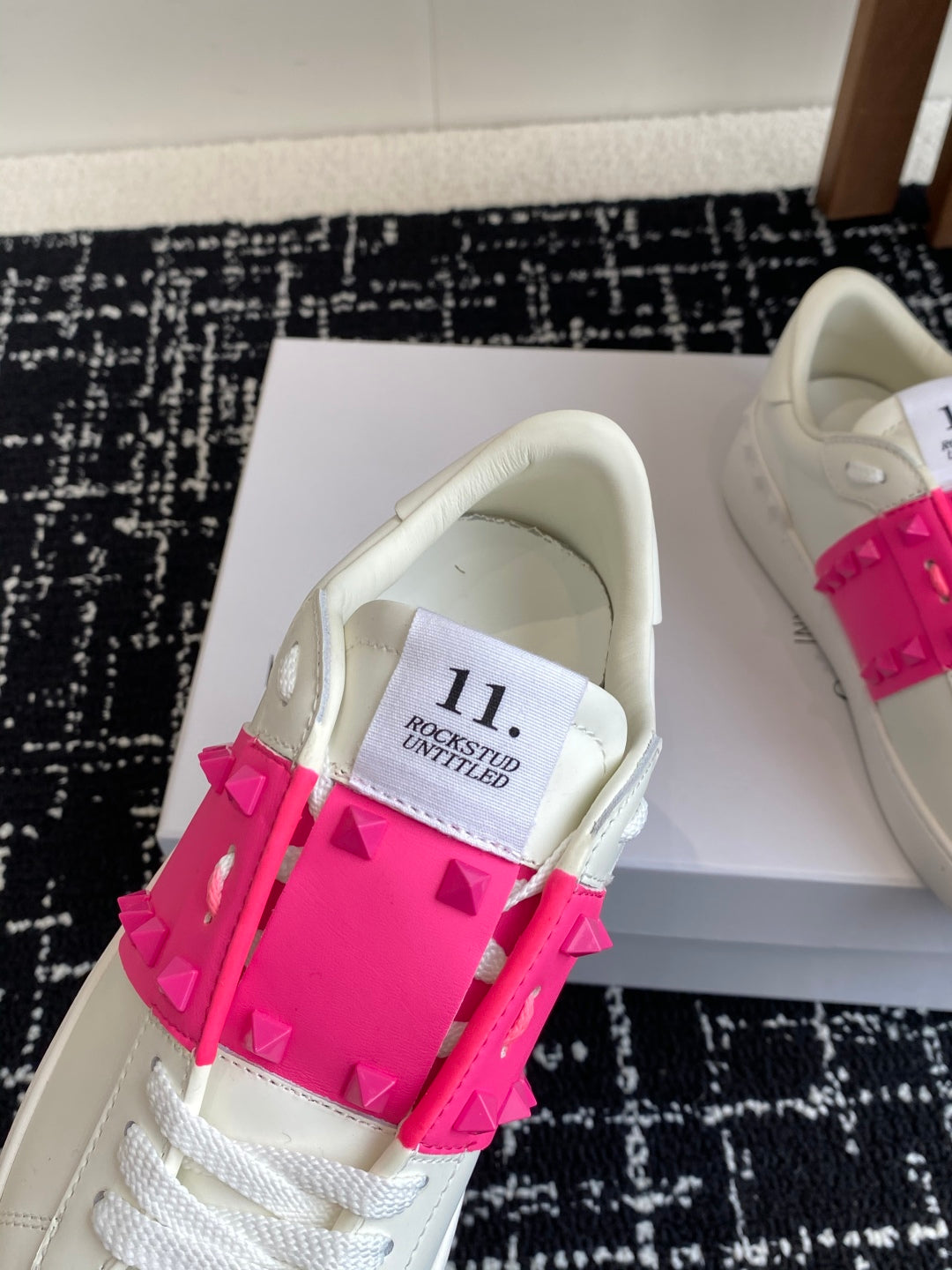 LuxluxHouse Best Quality Shoes Valentino