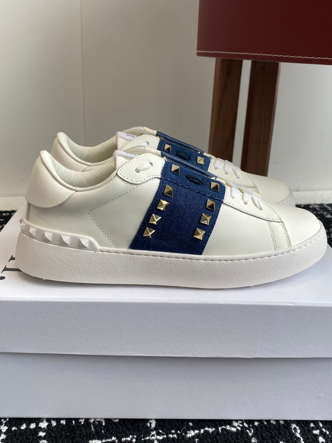 LuxluxHouse Best Quality Shoes Valentino