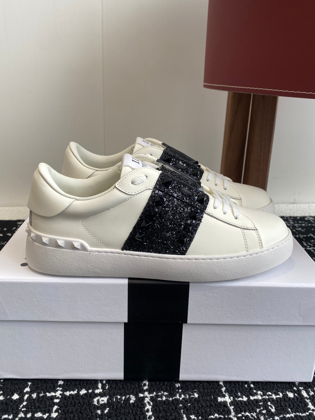 LuxluxHouse Best Quality Shoes Valentino
