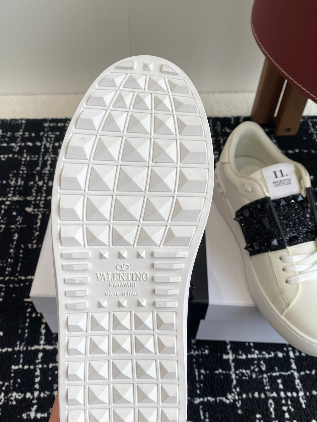 LuxluxHouse Best Quality Shoes Valentino