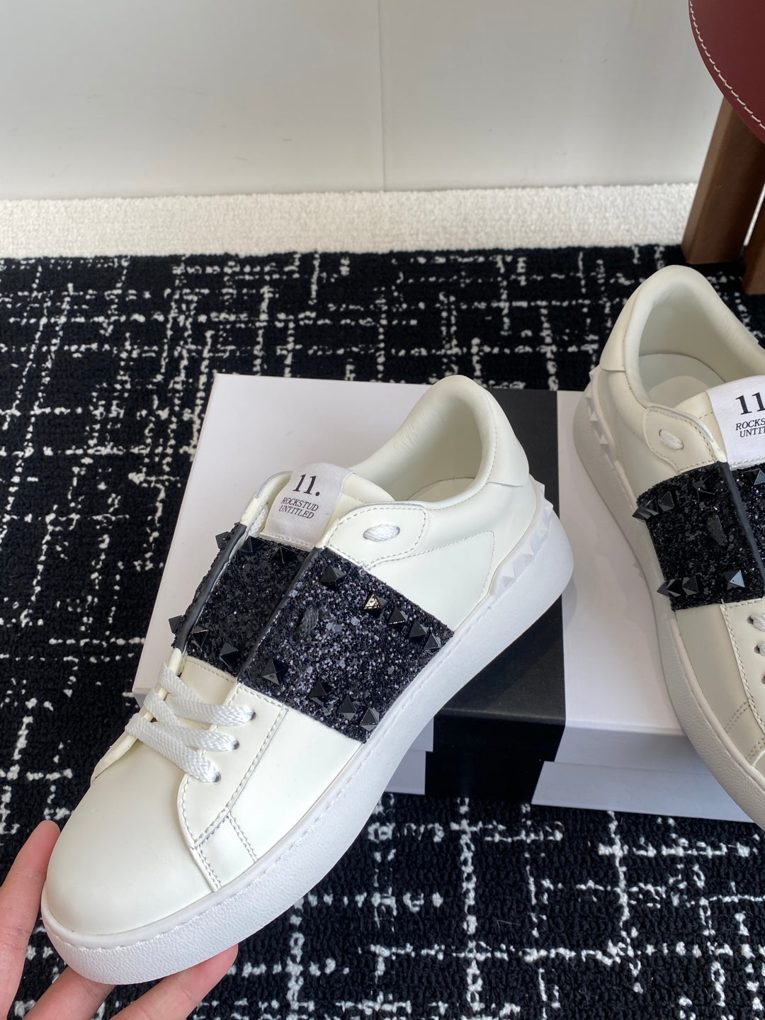 LuxluxHouse Best Quality Shoes Valentino