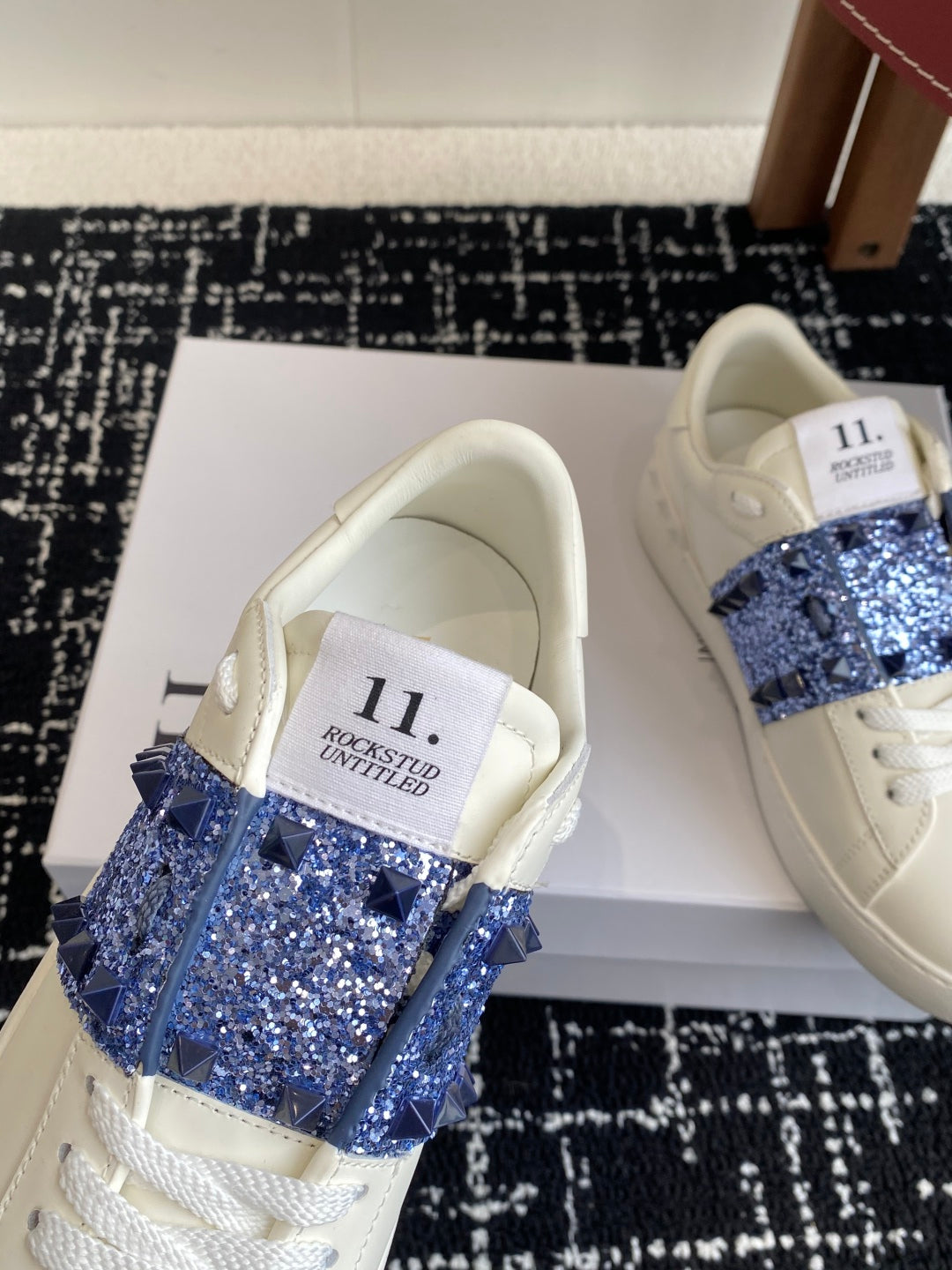 LuxluxHouse Best Quality Shoes Valentino