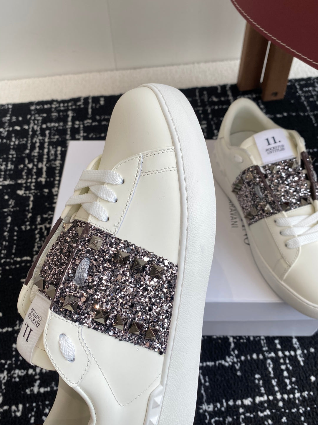 LuxluxHouse Best Quality Shoes Valentino