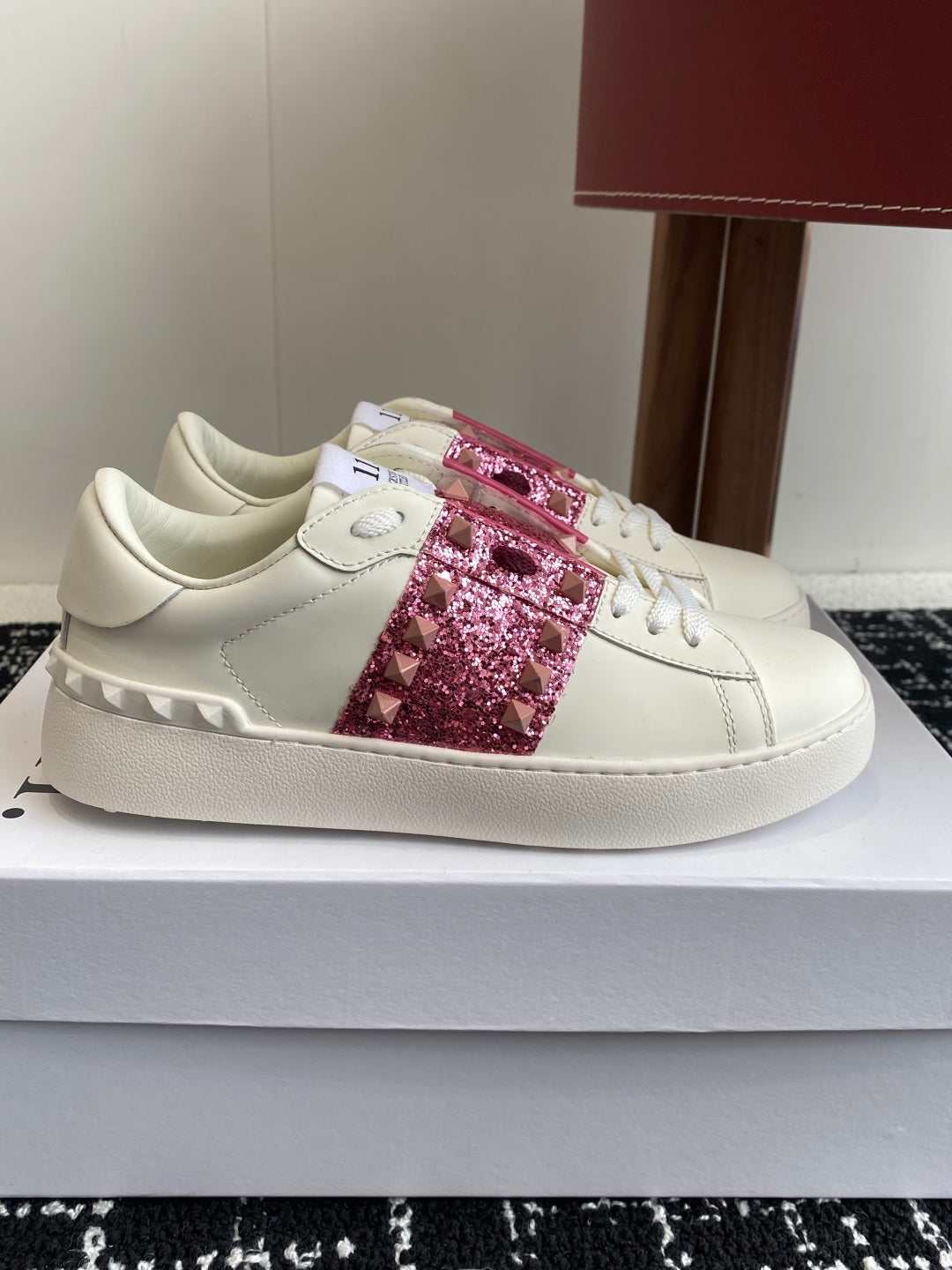 LuxluxHouse Best Quality Shoes Valentino