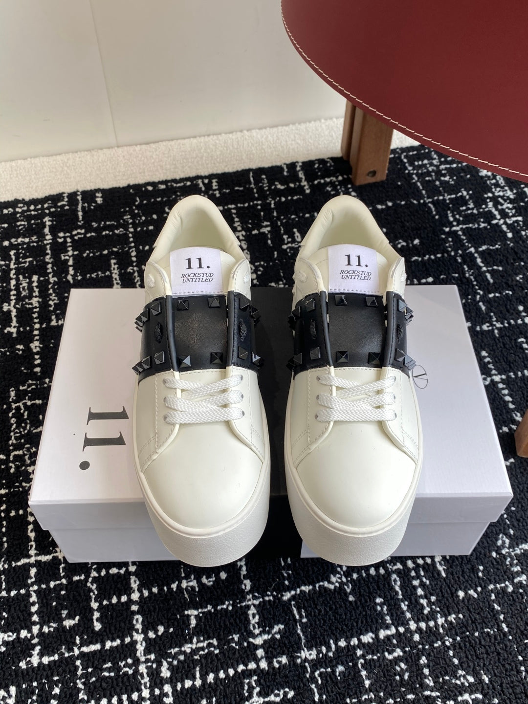 LuxluxHouse Best Quality Shoes Valentino