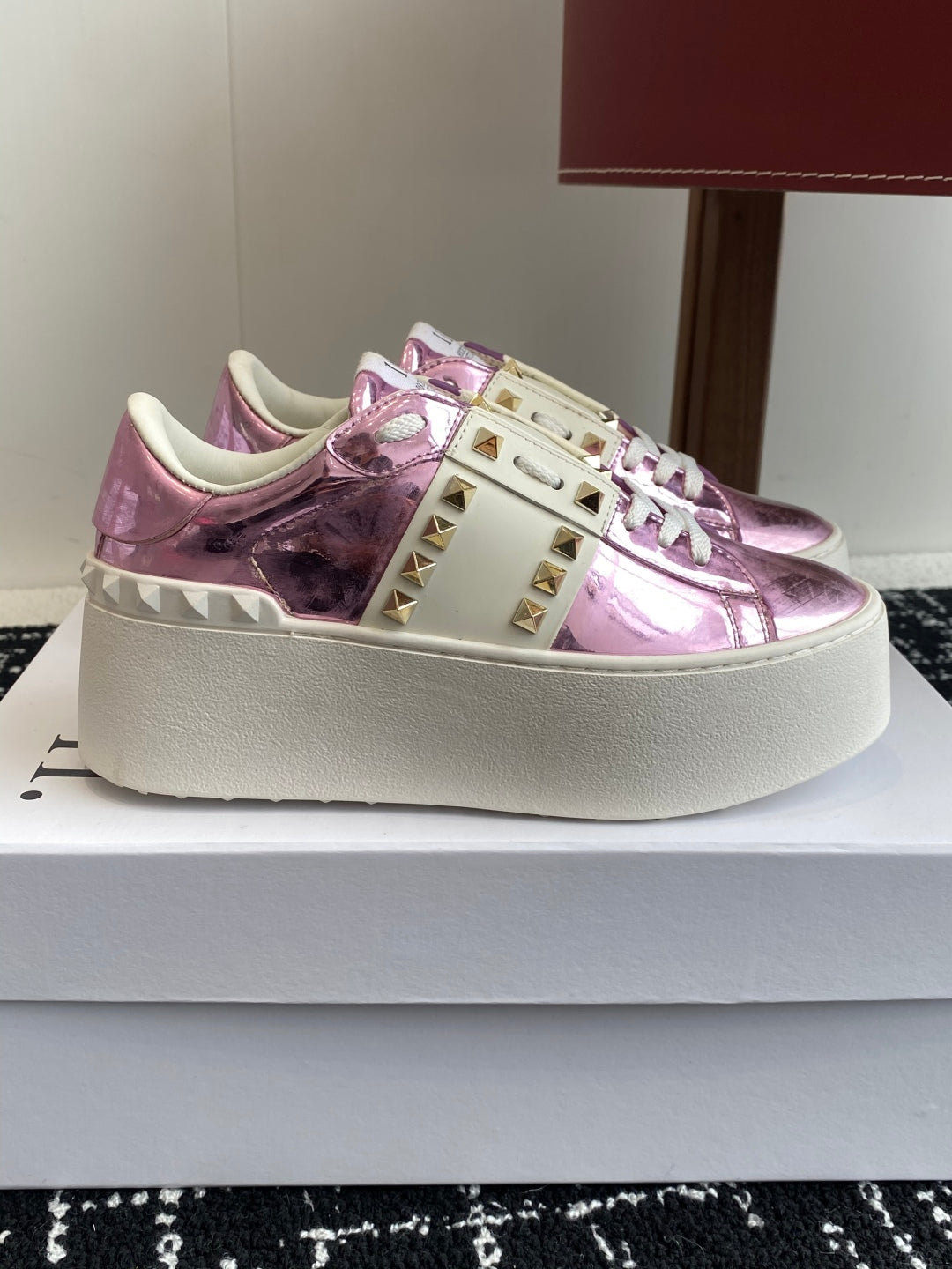 LuxluxHouse Best Quality Shoes Valentino